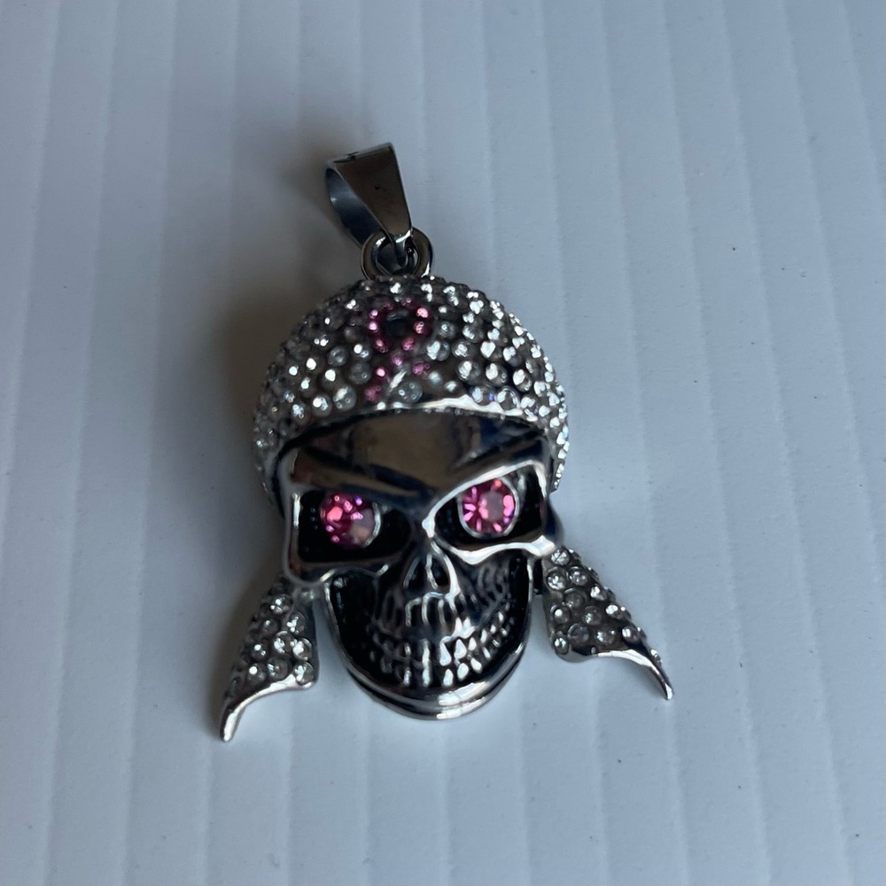 Crystal Blinking Pirate Skull Pendant Gemstone Pink Eyes